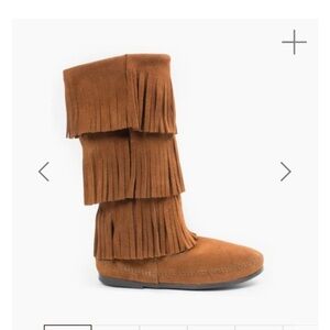 Minnetonka Women's 3 Layer Fringe suede boots boho classic spring $120 casual
